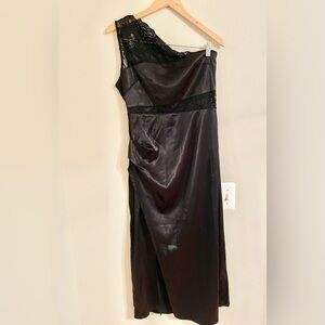 NWT- Fehaute Elegant Black Satin and Lace Ruched Sheath Midi Dress Size Large